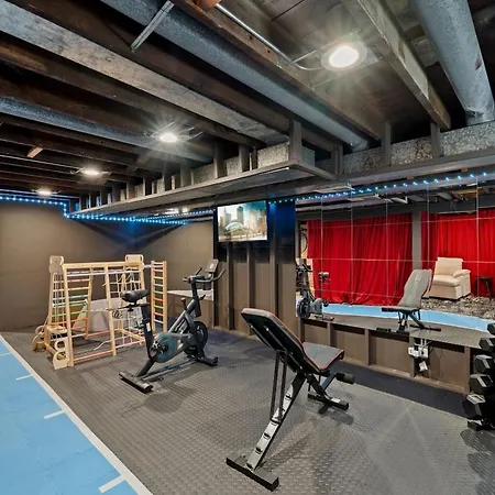 Portage Park, Jacuzzi, Movie Theater, Games & Arcade Holiday home
