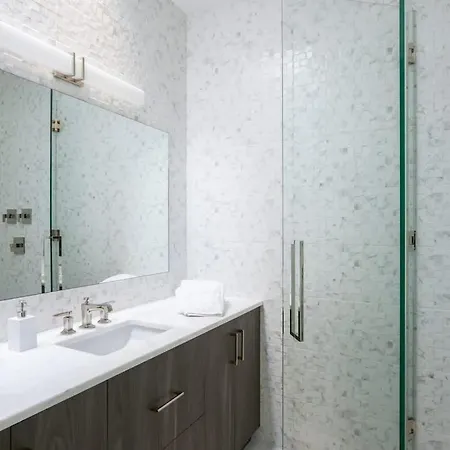 Stunning Gold Coast 12bd 6ba & Rooftop Patio * Chicago