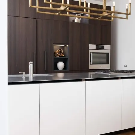 Stunning Gold Coast 12bd 6ba & Rooftop Patio Holiday home *