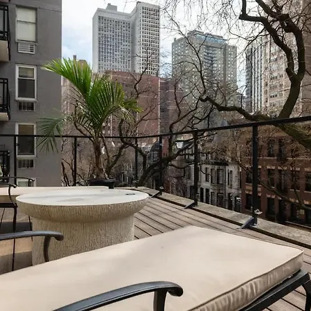 Stunning Gold Coast 12bd 6ba & Rooftop Patio *