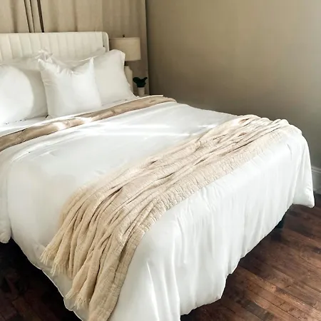 Arcade • Theater • Gym • Office • Sleeps 15 *