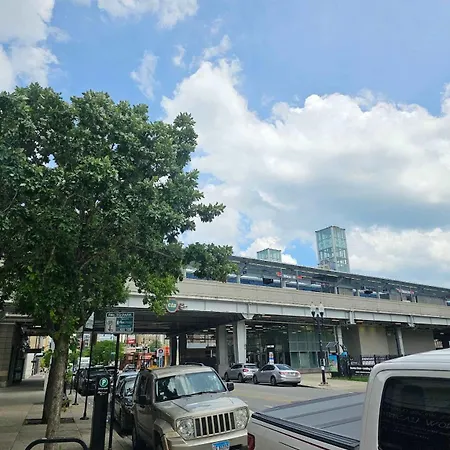 Apartment 2 Bedroom Unit In Uptown
