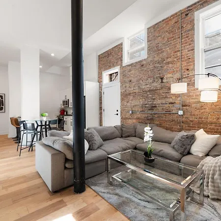 Spacious 3bd West Town Next To Kasama Apartment