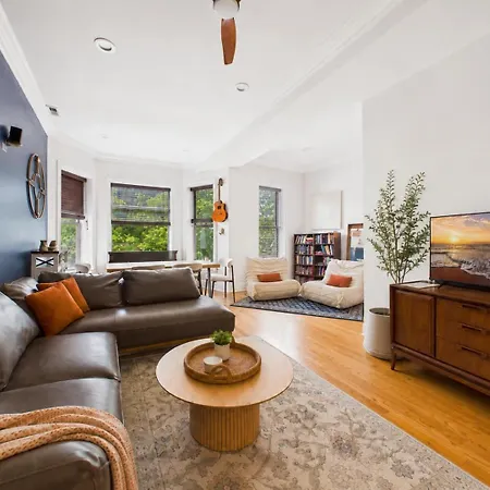 Spacious 3br Near Hyde Park Garage Pets Chicago
