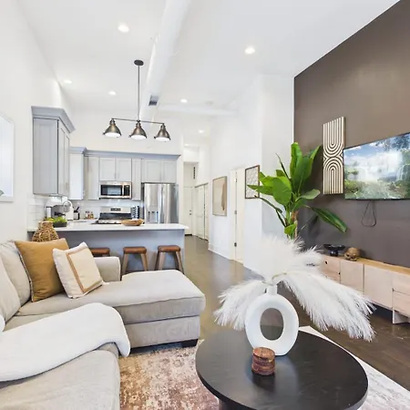 Bright & Spacious Boho Oasis A Warm Retreat *