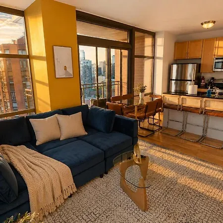 Luxury 21st Floor Skyline Views Near Grant Park Apartment Chicago