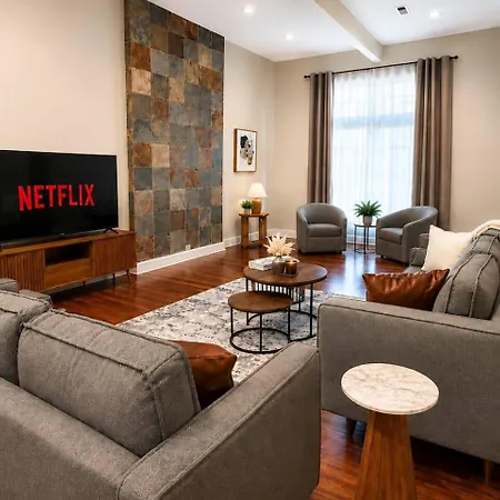 Apartment Mccormick Meetup - Prime Location - Sleeps 16 Chicago