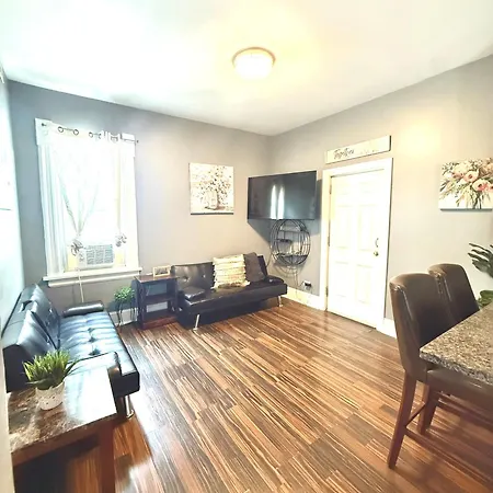 Coach Casa Penthouse - Minutes From Downtown Apartment