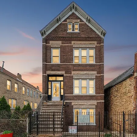 Cozy Pilsen 2br Apartment *