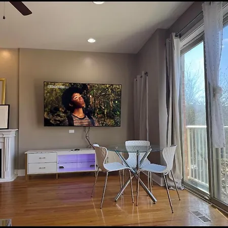 2br2b Of Chicago, Hyde Park, Woodlawn, Apartment *
