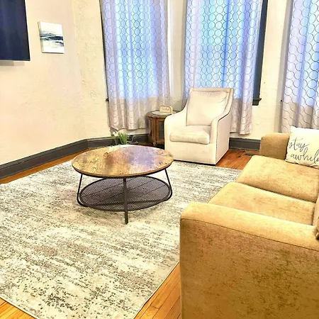 Modern 1br Near Midway - Cta Train - Golf Nearby Apartment *