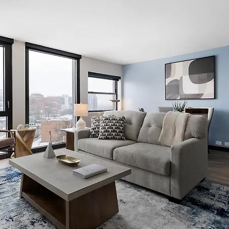 Landing Spectacular 2Bd Rooftop Lounge Chicago