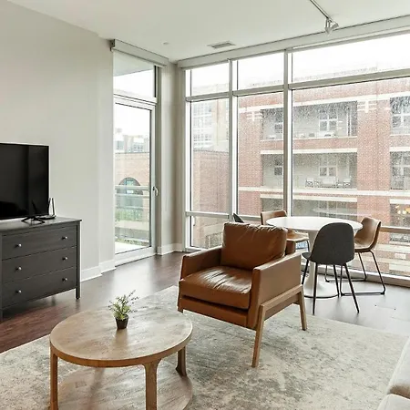Landing Stylish 2bd Gym Rooftop Lounge Apartment Chicago