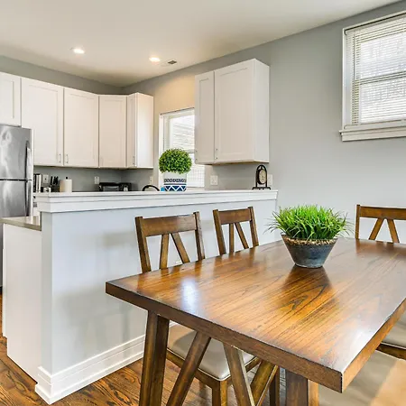 Walk To Blue Line: Sleek In Bucktown! *