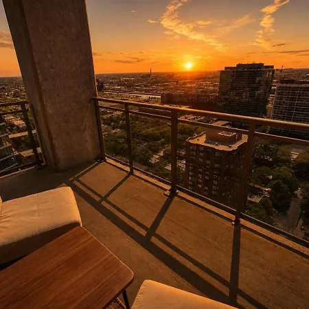 29th Floor 2br With Balcony And Gym *