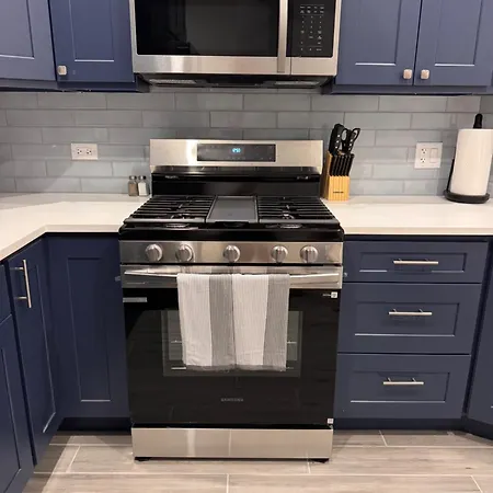 Apartment Near Downtown Nest *