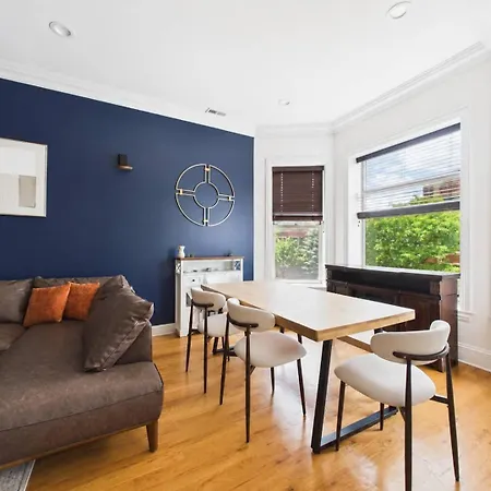 Spacious 3br Near Hyde Park Garage Pets * Chicago