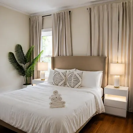 Apartment Walk To The • Private Office • 5br Chicago