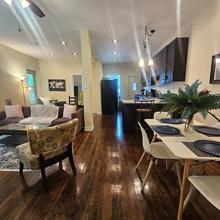 2 Bedroom Unit In Uptown Apartment
