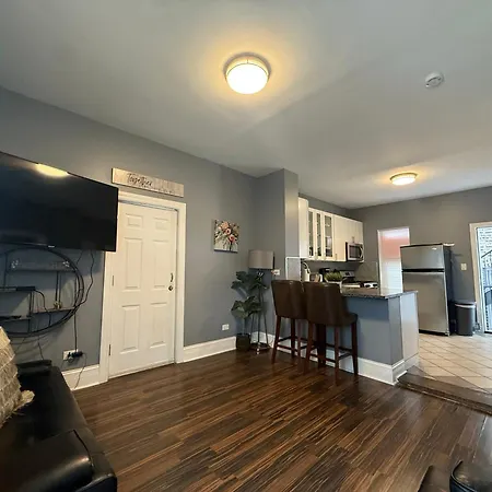 Coach Casa Penthouse - Minutes From Downtown * Chicago