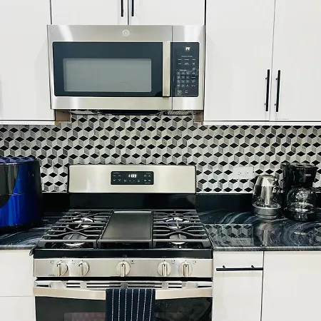 Modern 4br-3ba Near Public Transit And Wfh