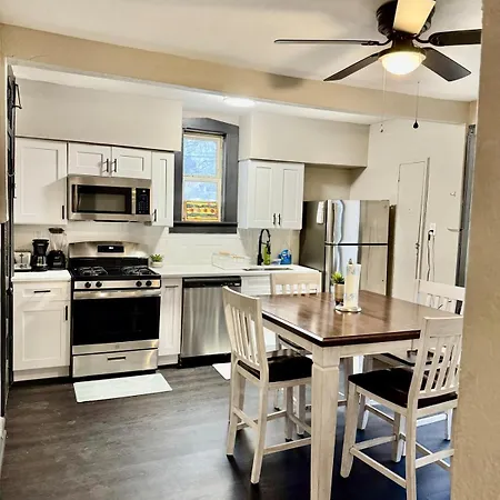 Apartment Modern 1br Near Midway - Cta Train - Golf Nearby Chicago