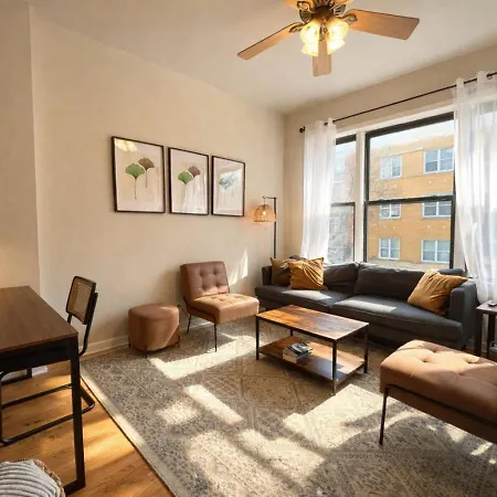 Flexhome Ukrainian Village • 2br • Convenient Walkability - Sleeps 6