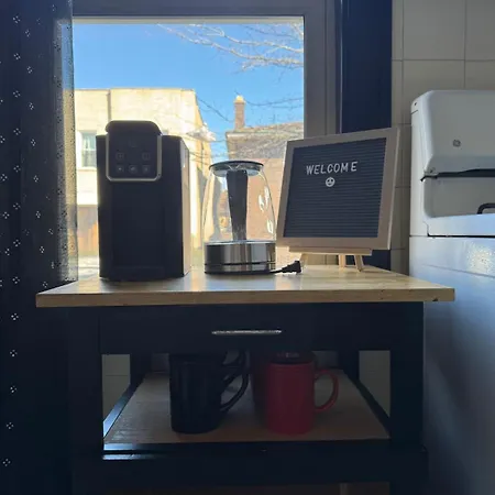 Cozy 3bd - Free Parking & Fast Wifi! Chicago