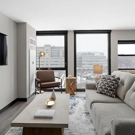 Landing Spectacular 2Bd Rooftop Lounge Apartment *