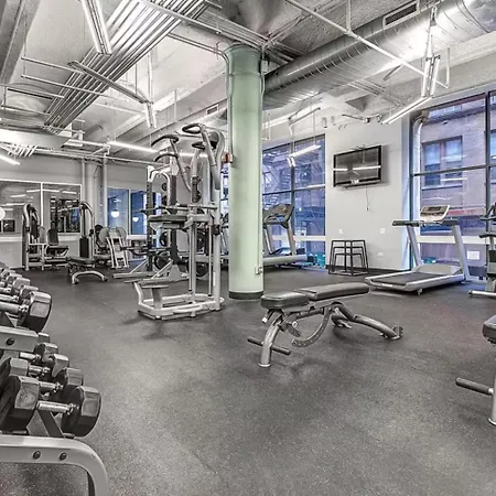 Spacious Downtown Penthouse Vintage, Gym & Balcony #3