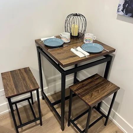 Stylish 2br Near Hyde Park, Uchicago & *