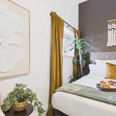Bright & Spacious Boho Oasis A Warm Retreat