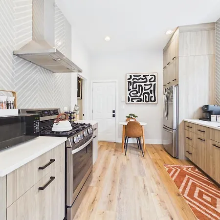 Zen Escape Patio Free Parking Apartment Chicago