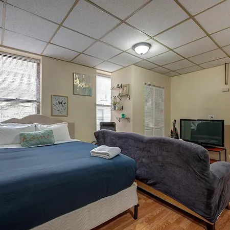 Newly Renovated In The Heart Of Pilsen Chicago