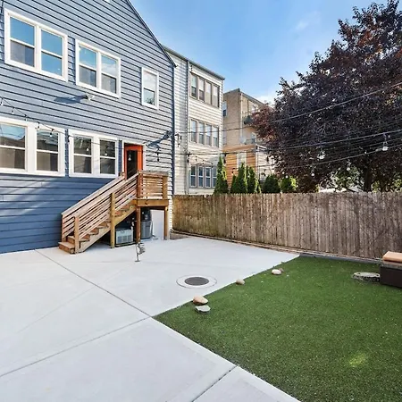 River West Retreat 2 Bedroom Garden Unit *