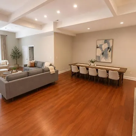 Apartment Mccormick Meetup - Prime Location - Sleeps 16 Chicago