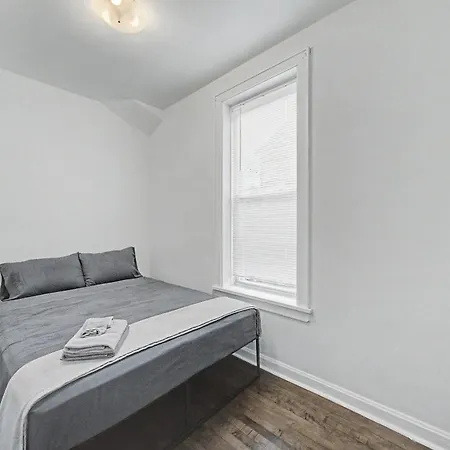 Cozy Pilsen 2br