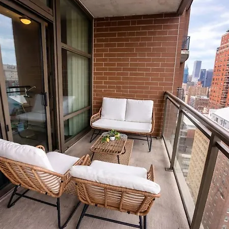 Modern 2br Skyline - 5 Min To Grant Park Apartment Chicago