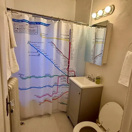 Well Located On The Red Line Apartment