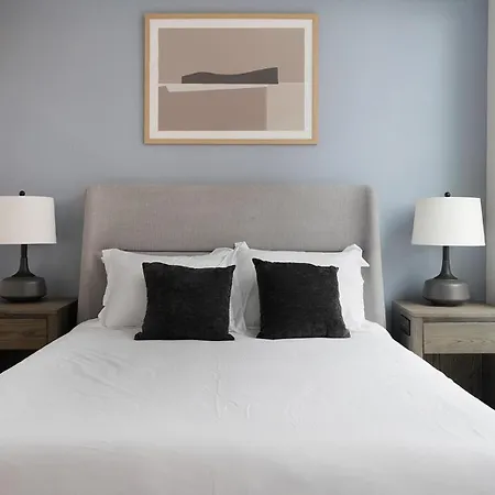 Apartment Landing Spectacular In Lincoln Park