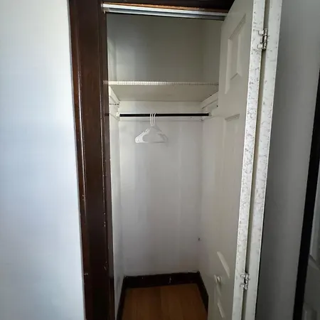 Apartment Cozy 3bd - Free Parking & Fast Wifi!