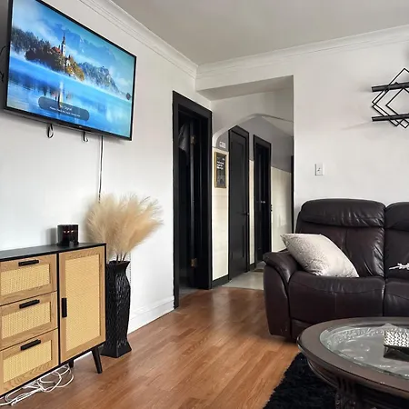 Cozy 3bd - Free Parking & Fast Wifi!