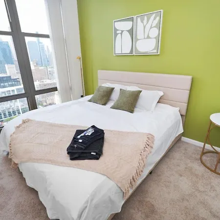 29th Floor 2br Grant Park With Balcony, Gym Apartment Chicago