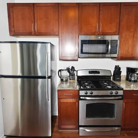 Skyline Luxury 19th Floor Retreat Near Grant Park * Chicago