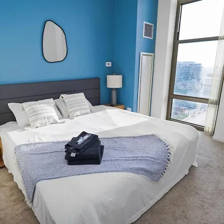 Apartment 29th Floor 2br Grant Park With Balcony, Gym Chicago