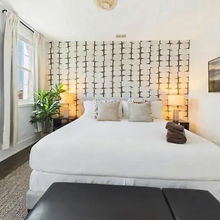 Boho Escape Parking Balcony *