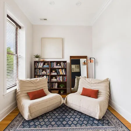 Spacious 3br Near Hyde Park Garage Pets Apartment
