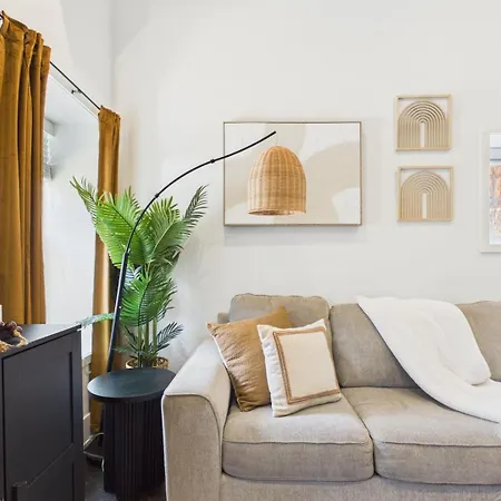 Apartment Bright & Spacious Boho Oasis A Warm Retreat
