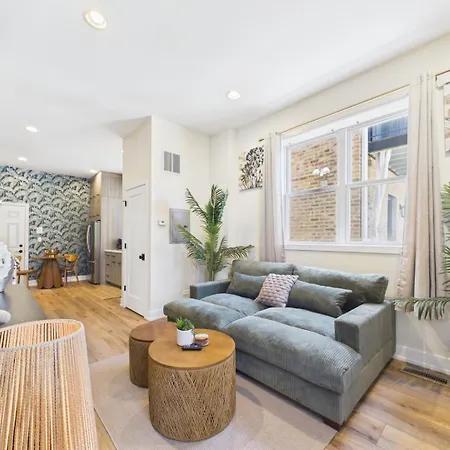 Modern Zen Retreat Mins From Downtown Apartment *
