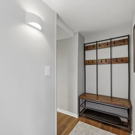 Ukrainian Village 2 Bd 2ba - Steps From Division * Chicago